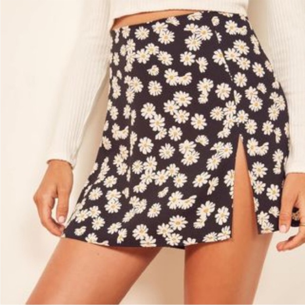 Reformation | Margot Mini Skirt in Daisy Print | 6
